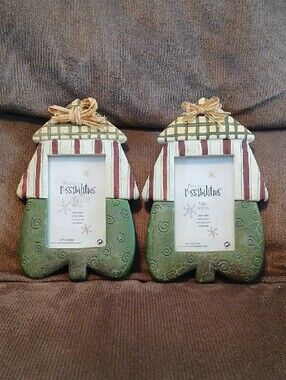 Helix Green, Red and Cream Festive House Photo Frame Pair